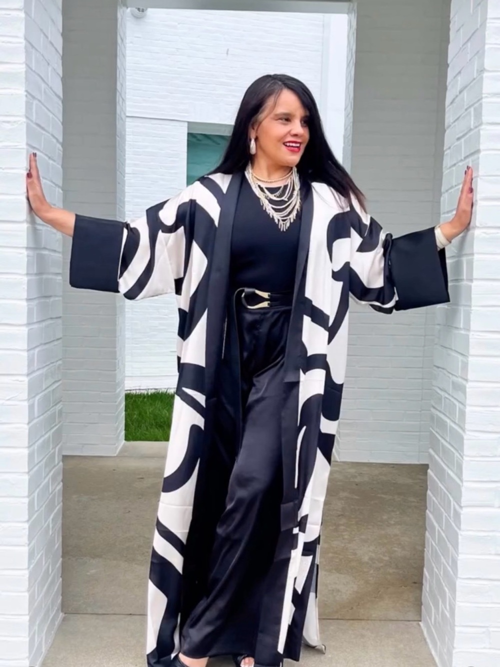Ada & Edith Black & Cream Long Printed Robe Kimono - Picture 2 of 9